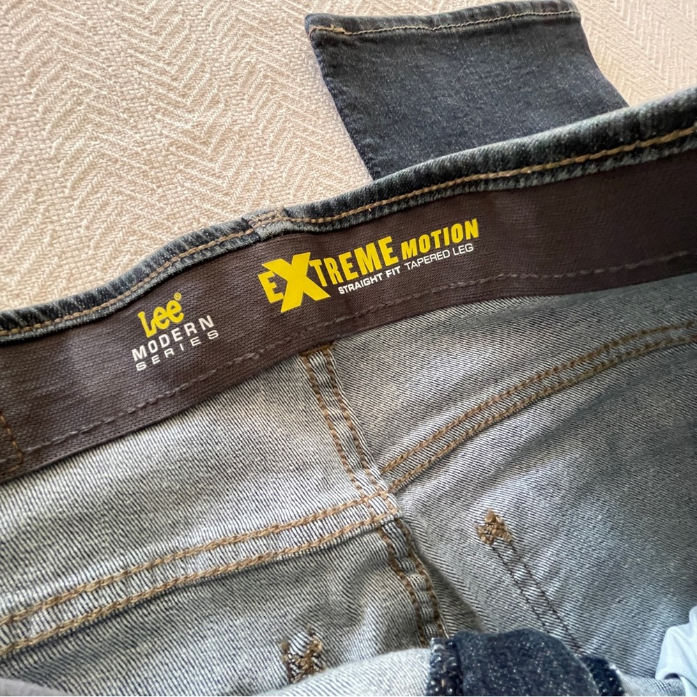 Lee Extreme Motion Jeans! 30x30 Dark Wash New With Tags (NWT) 🔥 - Picture 4 of 8